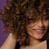 Bumble and Bumble Bb. Curl Custom Conditioner vlažilni balzam za valovite in kodraste lase 60 ml | Shoptok.si