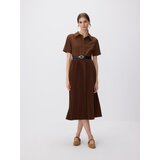 Reserved Haljina s plisiranim donjim dijelom - zlatnosmeđe | shoptok.hr