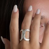  Prsten otvorenog oblika s dvjema zakrivljenim trakama, srebrne boje | shoptok.hr