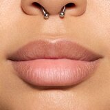 MAC Cosmetics Metamorphosis Spring Collection Lipglass Blow olje za ustnice z učinkom povečanja odtenek Snapdragon 5 ml | Shoptok.si