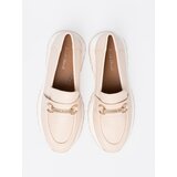 Shelvt Light beige loafers with a decorative gold element | ePonuda.com