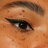 Essence Eyeliner Pen precizno vodoodporno črtalo za dolgoobstojen učinek 1.2 ml | Shoptok.si
