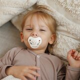 BabyOno Take Care Anatomical Silicone Soothers duda Day & Night 18m+ 2 kos | Shoptok.si