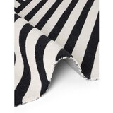 Elle Decoration Črno-bela ročno tkana volnena preproga 200x290 cm Stryve Noir – | Shoptok.si