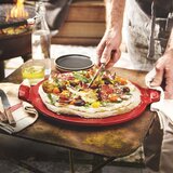 Emile henry BBQ Smooth keramični pekač za pizzo | Shoptok.si
