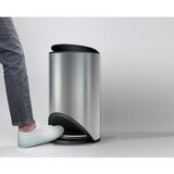Joseph Joseph Koš za smeti s pedalom iz nerjavečega jekla v sijajno srebrni barvi 10 l Arc – | Shoptok.si