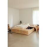 Karup Design Zakonska postelja iz masivnega bora s prostorom za shranjevanje z letvenim dnom 160x200 cm v naravni barvi Basement Bed – | Shoptok.si