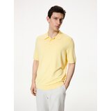 Reserved Polo-džemper s visokim udjelom viskoze - svjetložuto | shoptok.hr