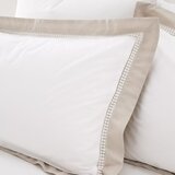 Bianca Bela/bež bombažna podaljšana posteljnina za zakonsko posteljo 230x220 cm Oxford Lace – | Shoptok.si