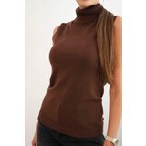 Kesi Włoski Women's sleeveless viscose blouse with a turtleneck brown | shoptok.hr