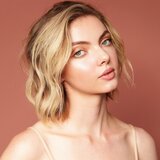 Nudestix Lip Glace sjajilo za usne za veći volumen nijansa Nude 02 10 ml | shoptok.hr