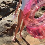 Sunnylife kolut na napuhavanje luxe shell bubblegum | shoptok.hr
