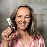BusyB Sophie Shine Eye Ceram krema za osvetljevanje predela okoli oči 15 ml | Shoptok.si