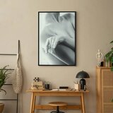  Slika - Feminine Delicacy (1 Part) Vertical 40x60 U crnom drvenom okviru | shoptok.hr