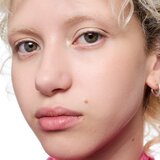 Essence Blur Nude senka za oči u stiku 05 Oat Milk Glow | Eponuda.com