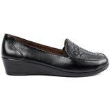 Shelvt Women's shoes with decorative embroidery Cene
