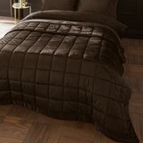 Catherine Lansfield Temno rjavo pre&amp;scaron;ito pregrinjalo 220x220 cm Kingsley Matt Velvet &amp;ndash; Slike