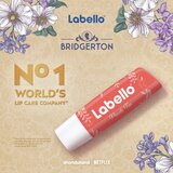 Labello Bridgerton Peach Tea barvni vlažilni balzam za ustnice 4.8 g | Shoptok.si