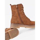 Shelvt Comfortable caramel workers on a flat sole | Shoptok.si