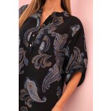 Kesi Włoski Women's cotton blouse with decorative print and rolled-up sleeves black | Shoptok.si