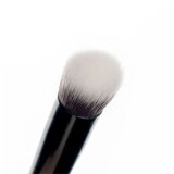 Brushworks precizna kosa četkica za nanošenje korektora no. 8