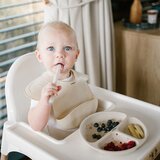 BabyOno Silikonski okrugli tanjur s odjeljcima i vakuumom 6 m+, bež | Eponuda.com