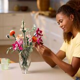 Lego Botanical Collection: Čudovit šopek z rožnatimi cvetovi | Shoptok.si