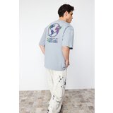 Trendyol Gray Men's Oversize/Wide Cut 100% Cotton Back Galaxy Hologram Printed T-shirt Cene