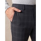 Sinsay Slim-fit chino hlače u kockicu s udjelom viskoze | shoptok.hr