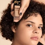 Yves Saint Laurent All Hours Foundation dolgoobstojen tekoči puder SPF 39 odtenek MN8 25 ml | Shoptok.si