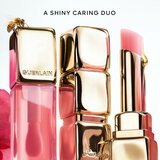 Guerlain KissKiss Bee Glow hranilni in vlažilni balzam za ustnice limitirana edicija odtenek 458 Pop Rose Glow 3,2 g | Shoptok.si