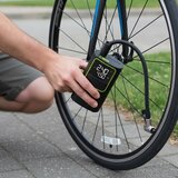 Digitalni džepni kompresor 5V 4000 mAh crni | Eponuda.com