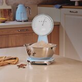 Smeg KSF01PBWW Kuhinjska tehtnica, in iz digitalna analognia, retro dizajn maks. 50-ih, 5kg, pastelno modra | Shoptok.si