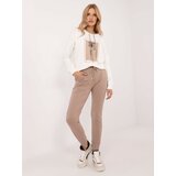 Fashionhunters Ecru-beige tracksuit with hoodless sweatshirt Cene