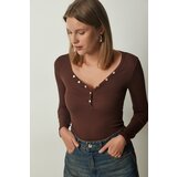 Happiness İstanbul Women's Brown Buttoned Collar Ribbed Crop Knitted Blouse Cene