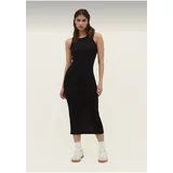 Laluvia Black Fitted Ribbed Midi Dress