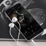 hoco. Slušalke z mikrofonom, 3.5 mm, dolžina kabla 1.2 met, bela - M57 Sky sound, White | Shoptok.si