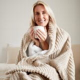 Catherine Lansfield Pregrinjalo v naravni barvi 230x220 cm Heat Buddy Super Thermal &amp;ndash; Slike