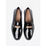 Shelvt Elegant lacquered loafers with gold decoration | ePonuda.com