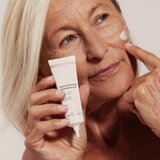 Novexpert Baršunasta Hydro-Biotic krema – Umirujuća krema za osetljivu i suvu kožu | Eponuda.com