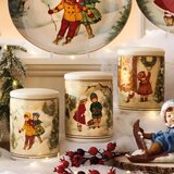 Brandani Doza za shranjevanje Cuccioli 10xh14,5cm / deklica in deček rumen plašč / porcelan, (5000267410) | Shoptok.si