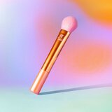 Real Techniques Hyperbrights kist za rumenilo RT 449 1 kom | shoptok.hr