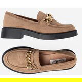 Shelvt Beige loafers with a gold chain. | shoptok.hr