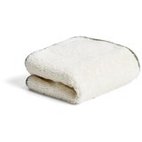 Kave Home Bela/zelena frotirna bombažna brisača 30x50 cm Sedora – Cene