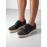 Resti Women's flat shoes embellished with studs Azaldo Cene