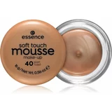 Essence Soft Touch matirajoči penasti make-up odtenek 40 Matt Toast 16 g