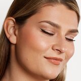ZOEVA Eye Swipe senčilo in črtalo za oči 2 v 1 odtenek Peach Sparkling Wine 1,4 g | Shoptok.si