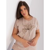 Fashion Hunters Beige blouse of large size with print Cene