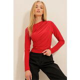 Trend Alaçatı Stili Women's Red Crew Neck Draped Sandy Blouse cene