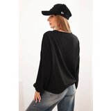 Kesi Włoski Women's sweatshirt with decorative finishing at the bottom black | shoptok.hr